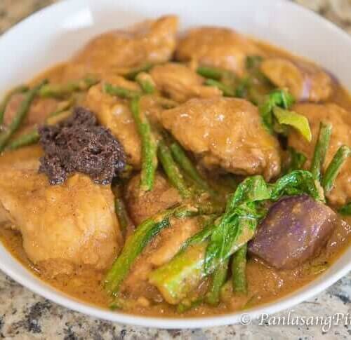 Chicken kare-kare